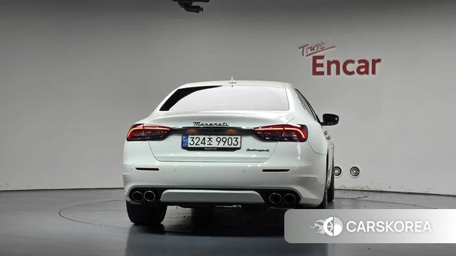 Maserati Quattroporte id 5017282 из Кореи 23
