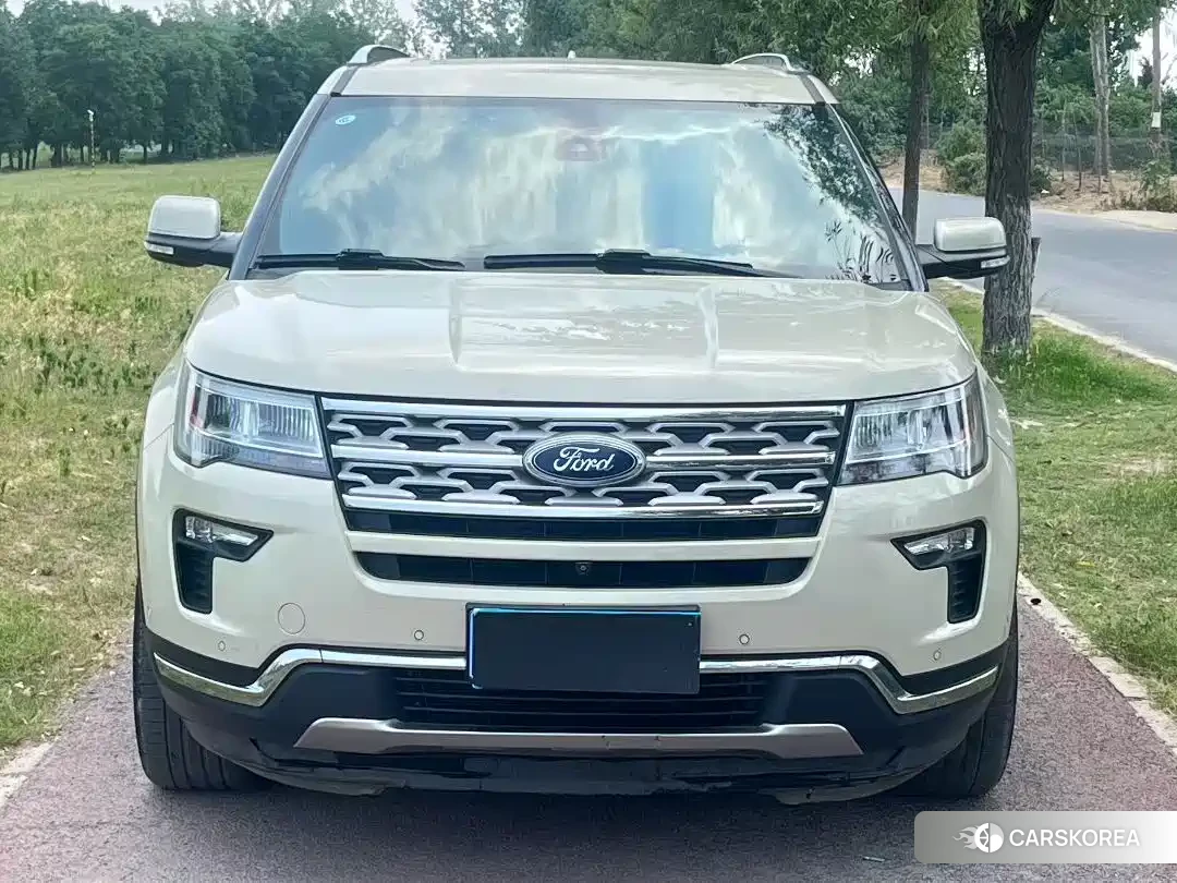 Ford Explorer 2019 Champagne/brown из Китая, фото 3