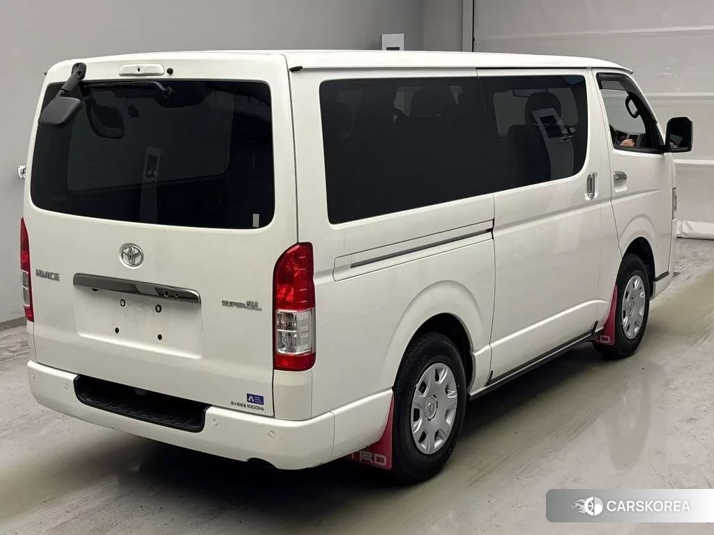 Toyota HiAce Van 2023 из Японии, фото 3