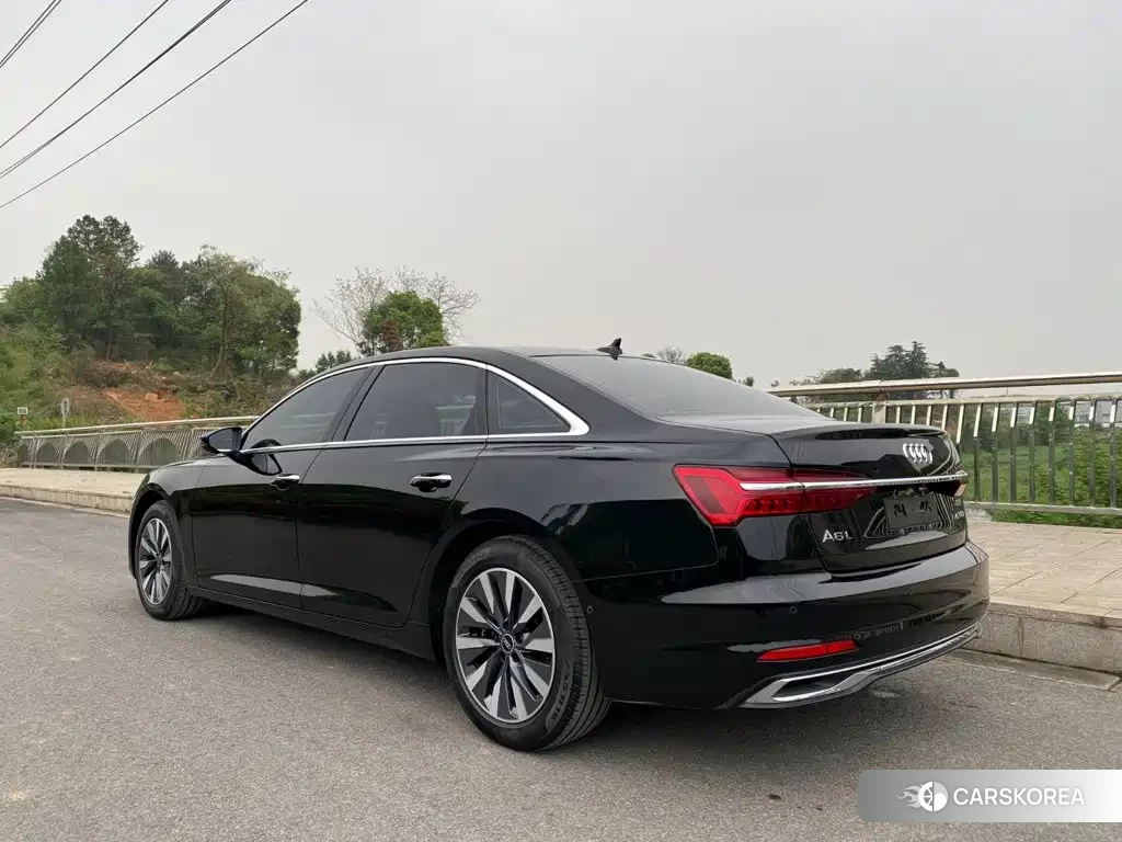 Audi A6L 2022 Черный из Китая, фото 3