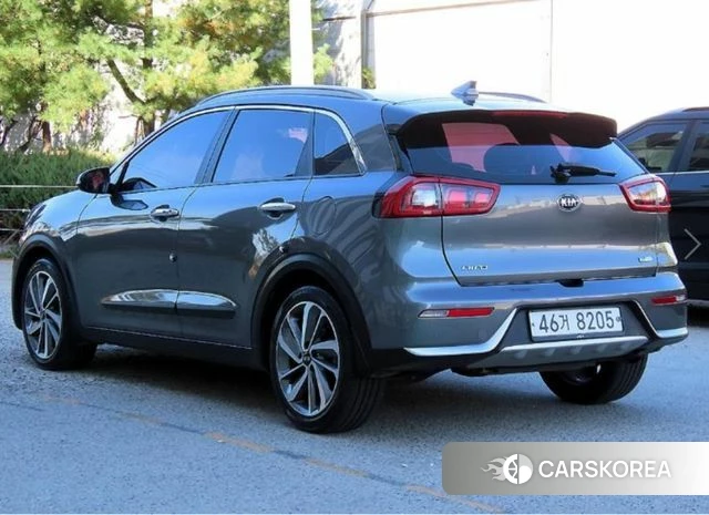 Kia Niro 2018 Серебристо-серый из Кореи, фото 3