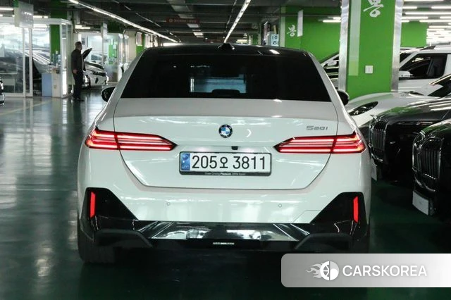 BMW 5 Series (G60) 2024 Белый из Кореи, фото 5