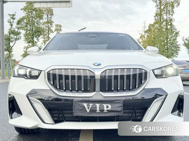 BMW 5 series 2025 Белый из Китая, фото 4