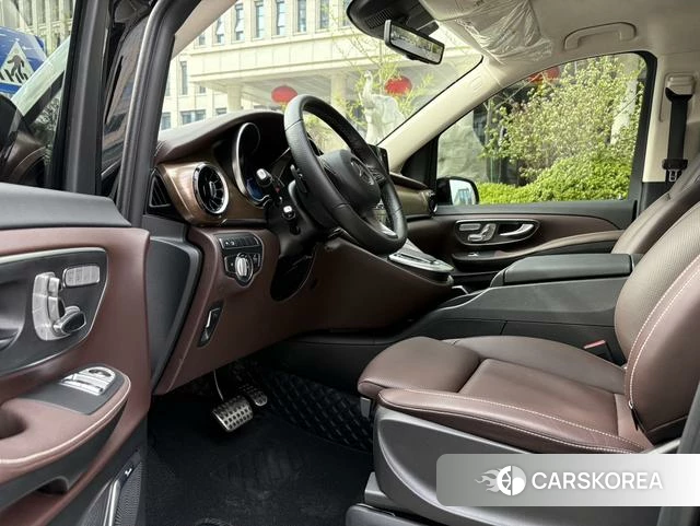 Mercedes-Benz V-Class 2024 Черный из Китая, фото 5