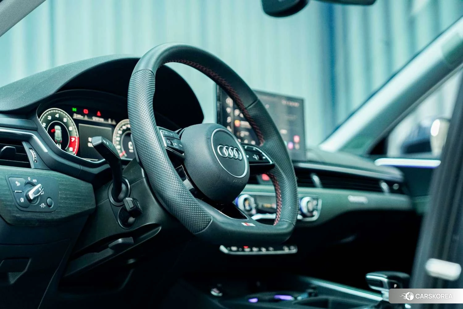 Audi A4L 2020 Темно-серый из Китая, фото 3