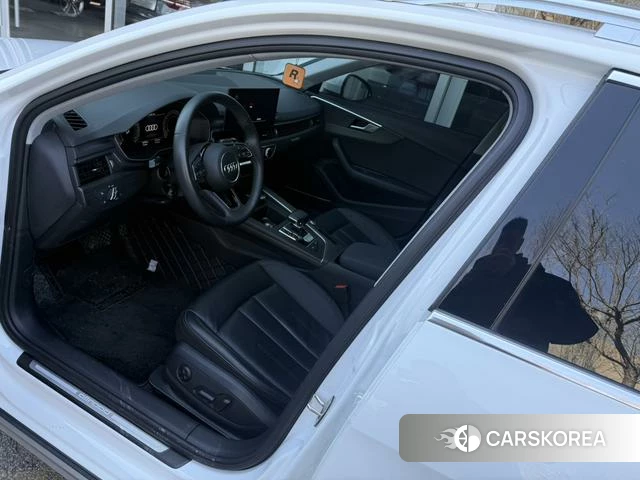 Audi A4L 2021 Белый из Китая, фото 3