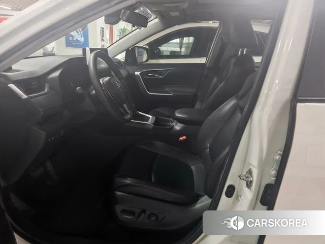 Toyota RAV4 2021 Белый из Китая, фото 3