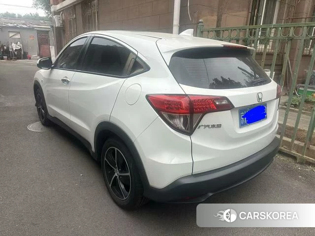 Honda Vezel 2021 Белый из Китая, фото 3