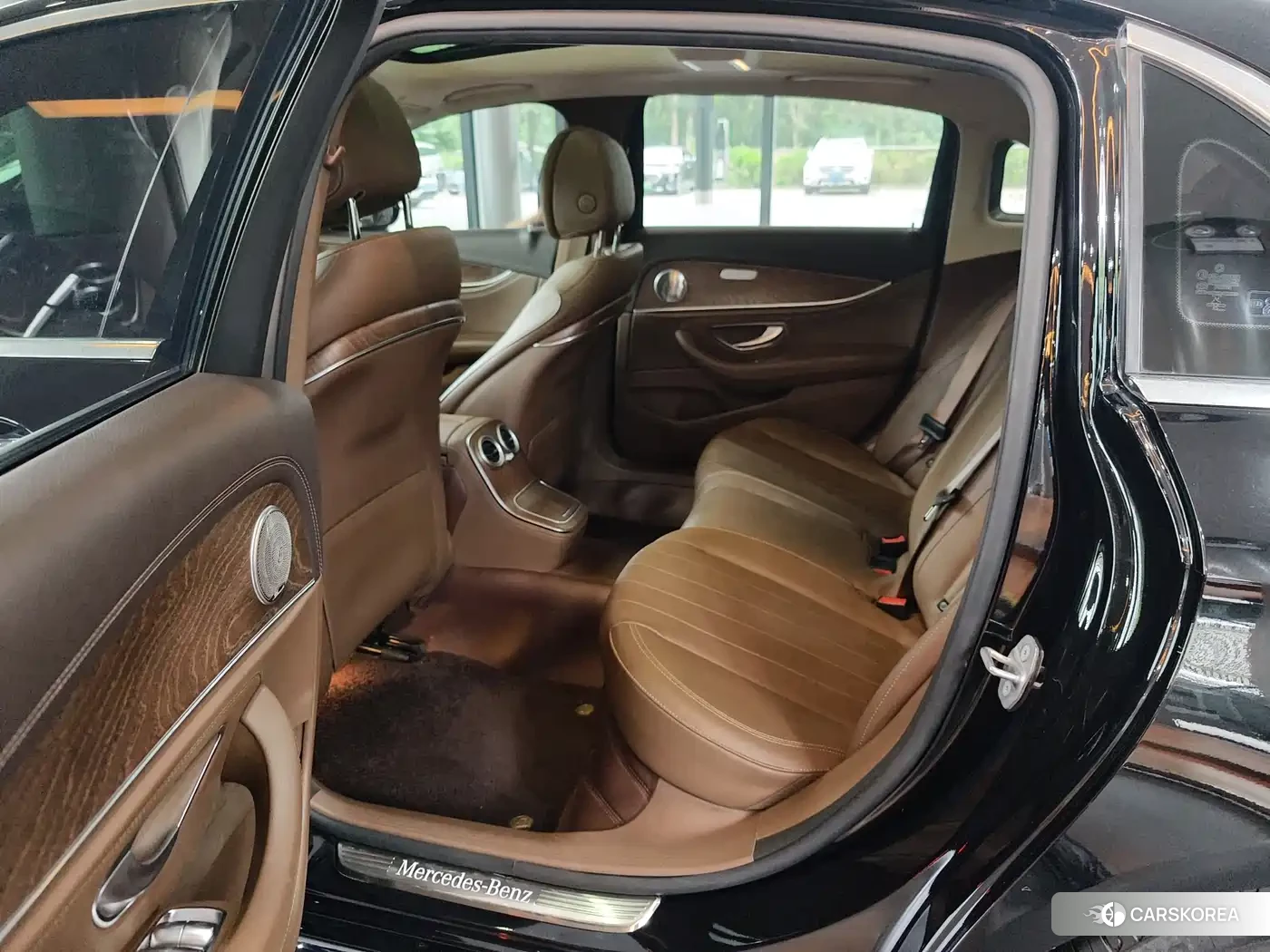 Mercedes-Benz E-Class 2023 Черный из Китая, фото 3