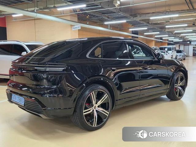 Porsche Makan EV id 4904046 из Кореи 13