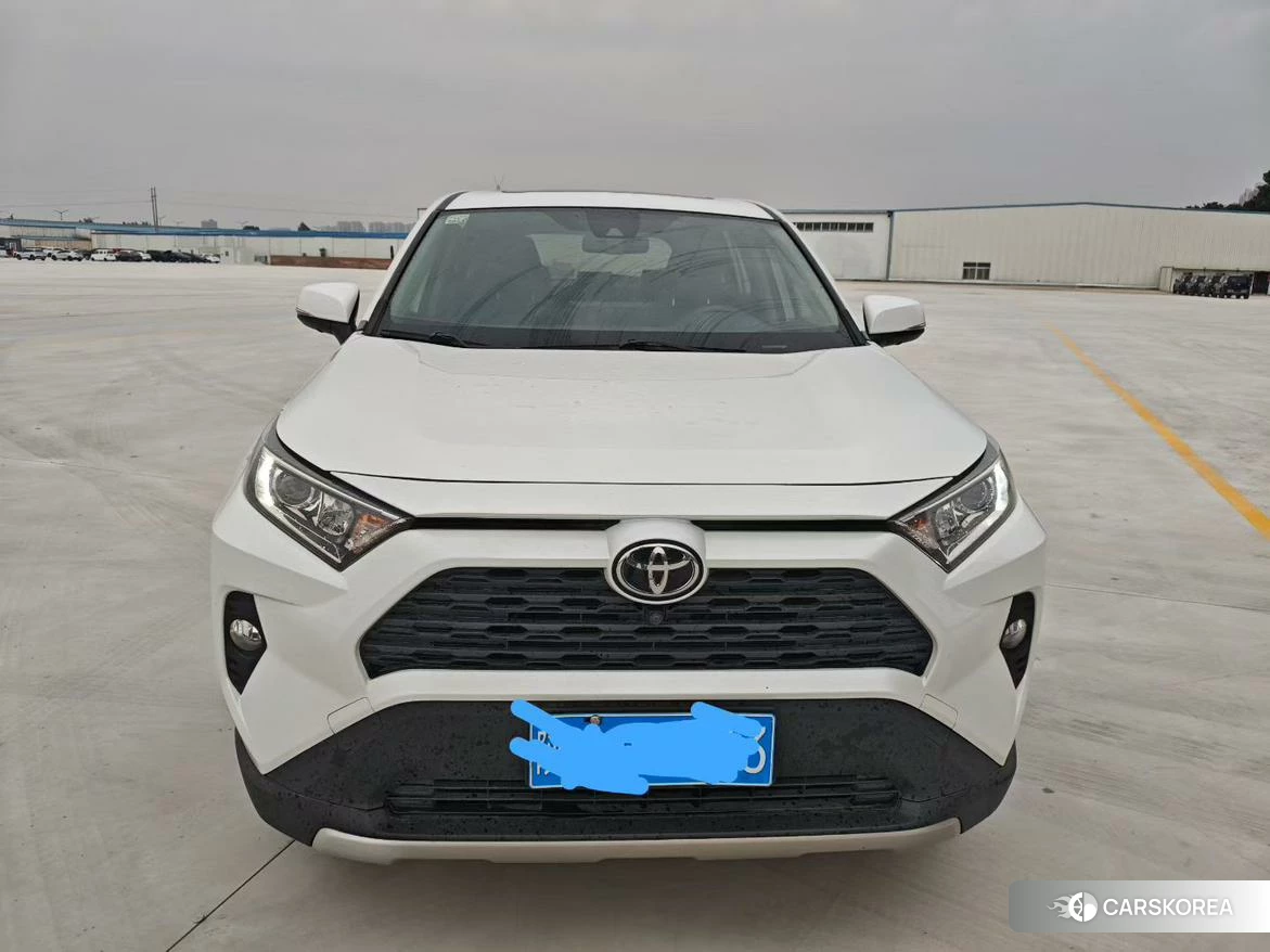 Toyota RAV4 2021 Белый из Китая, фото 3