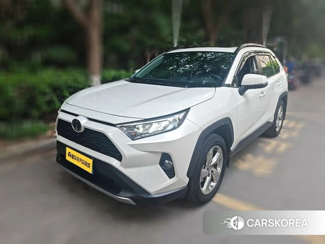 Toyota RAV4 2021 Белый из Китая, фото 3