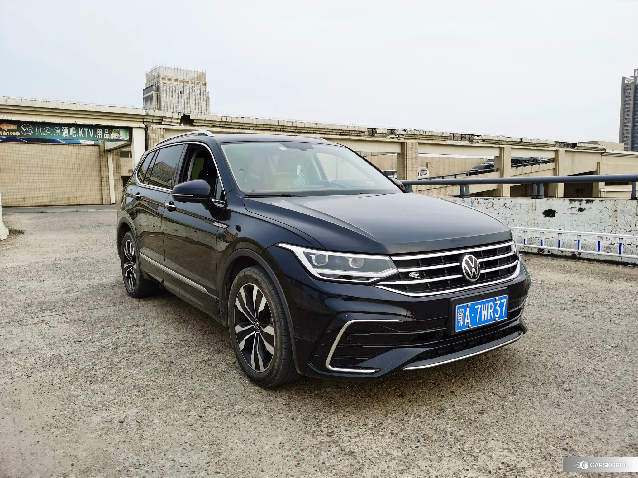Volkswagen Tiguan L 2021 Черный из Китая, фото 3