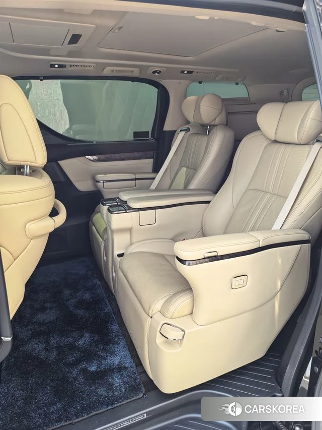 Toyota Vellfire 2022 Черный из Китая, фото 4