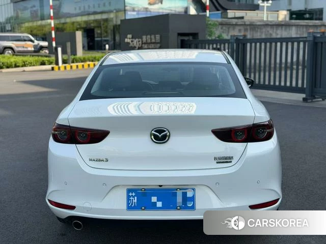 Mazda 3 2024 Белый из Китая, фото 3