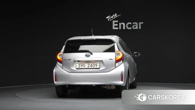 Toyota Prius C id 4967855 из Кореи 23