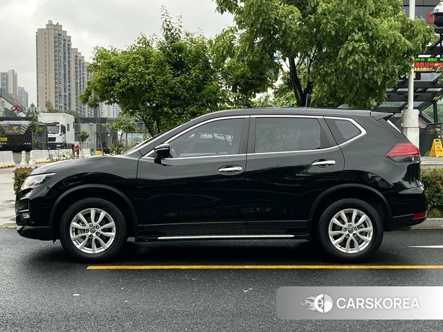 Nissan X-Trail 2021 Черный из Китая, фото 4