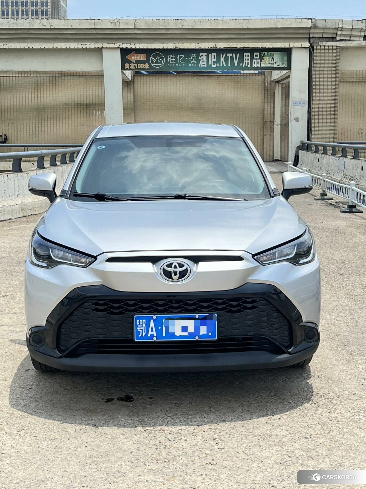 Toyota Frontlander 2023 Серебристо-серый из Китая, фото 3
