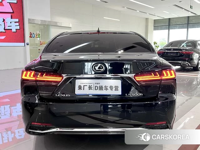 Lexus LS 2025 Черный из Китая, фото 3