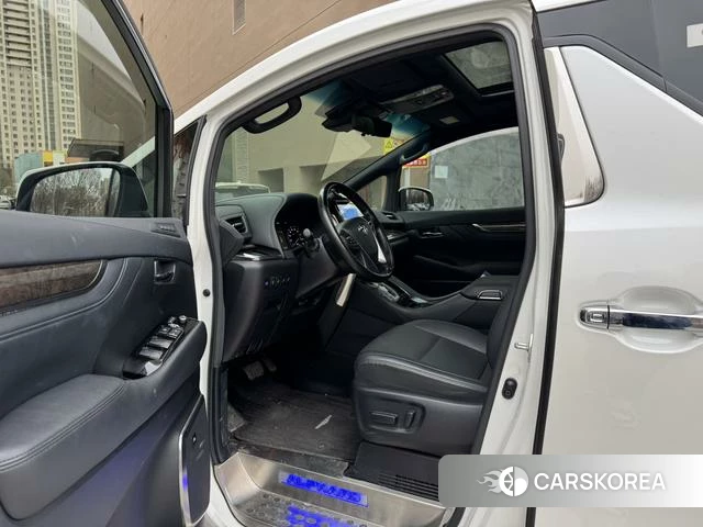 Toyota Alphard 2021 Белый из Китая, фото 3