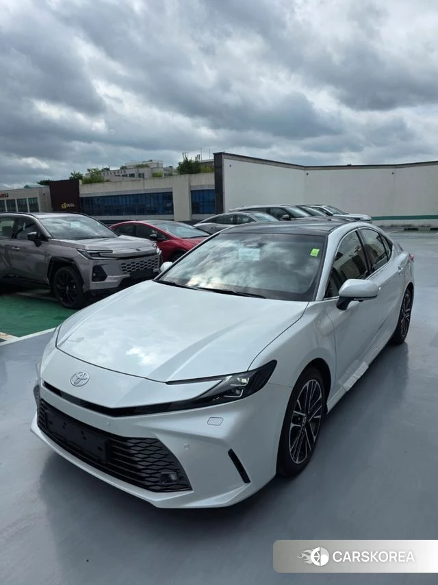 Toyota Camry (XV80) 2026 Белый из Кореи, фото 4