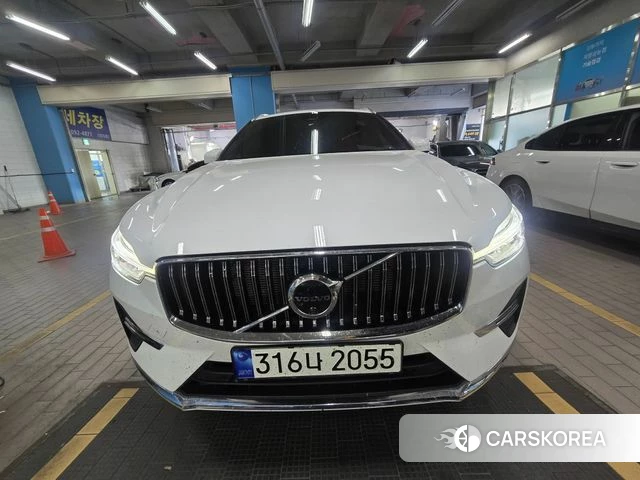 Volvo XC60 second Generation 2023 Белый из Кореи, фото 3