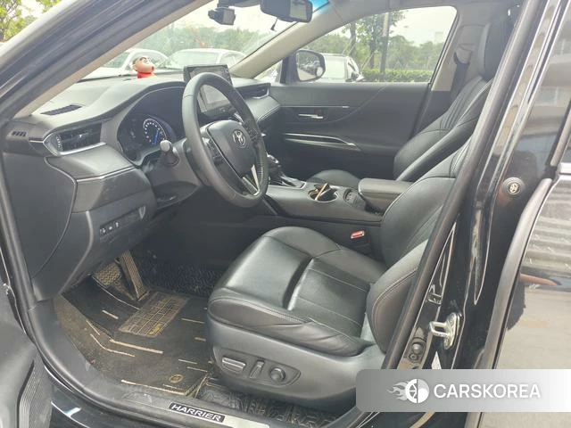 Toyota Harrier 2023 Черный из Китая, фото 3