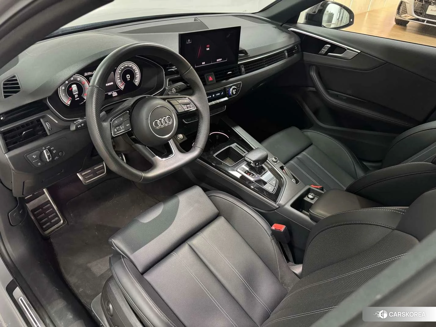 Audi A4L 2023 Темно-серый из Китая, фото 6