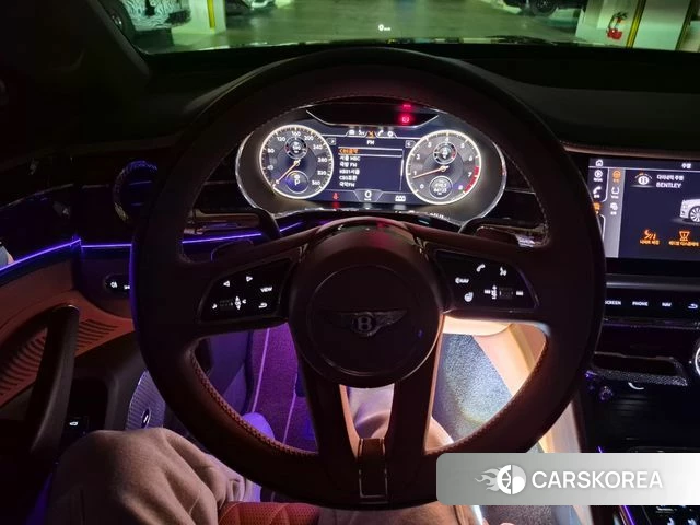 Bentley Flying Spur 3rd Generation 2022 Черный из Кореи, фото 3