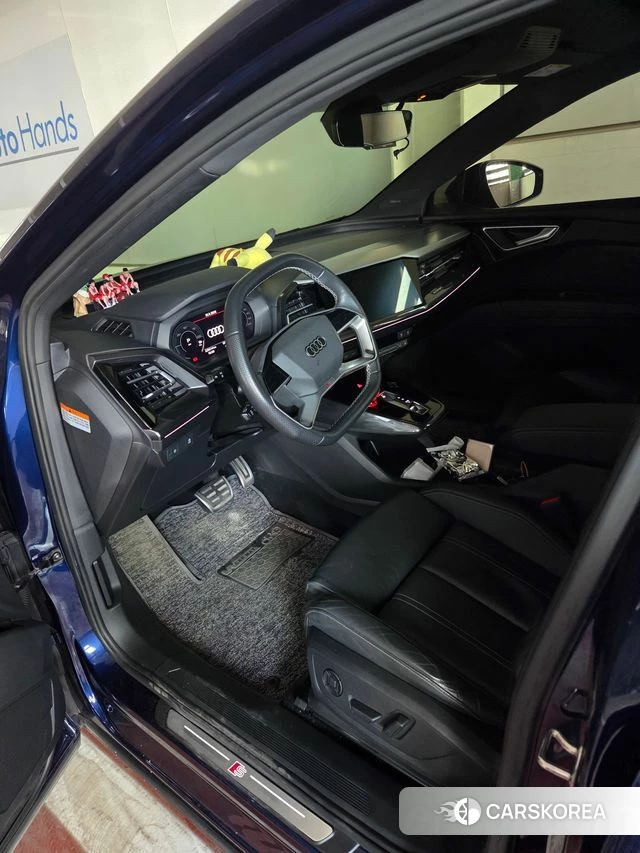 Audi Q4 e-Tron (F4) 2022 Синий из Кореи, фото 3