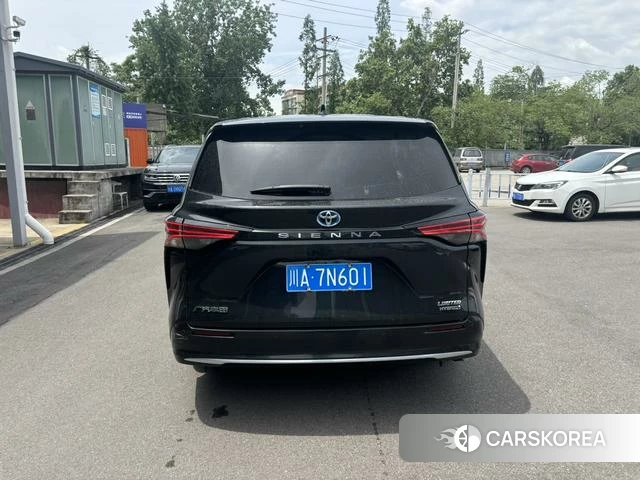 Toyota Sienna 2022 Черный из Китая, фото 4