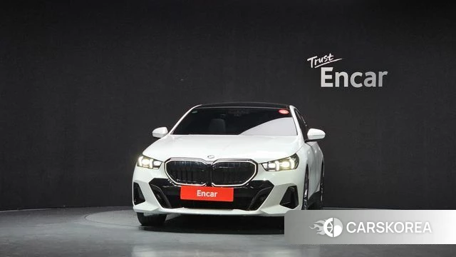 BMW 5 Series (G60) id 5021108 из Кореи 23