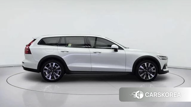 Volvo V60 Cross-Country 2nd Generation id 4904197 из Кореи 13