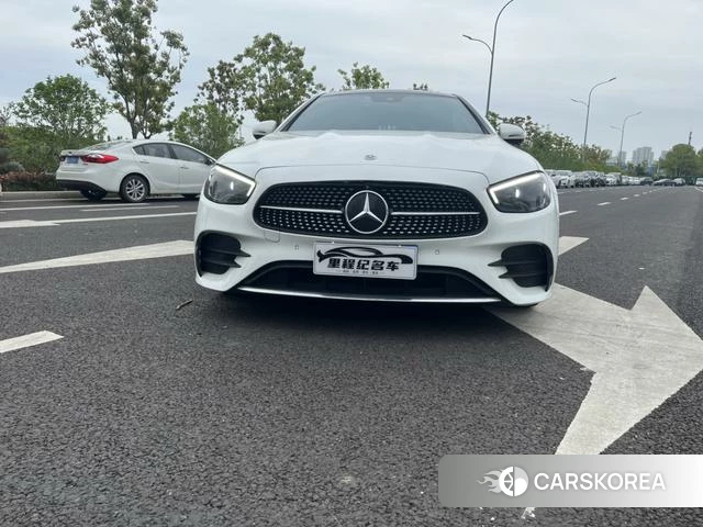 Mercedes-Benz E-Class 2021 Белый из Китая, фото 3