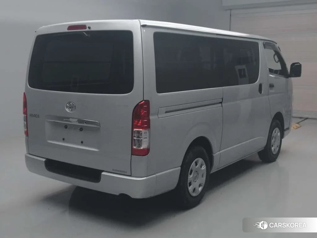 Toyota HiAce Van 2021 из Японии, фото 3
