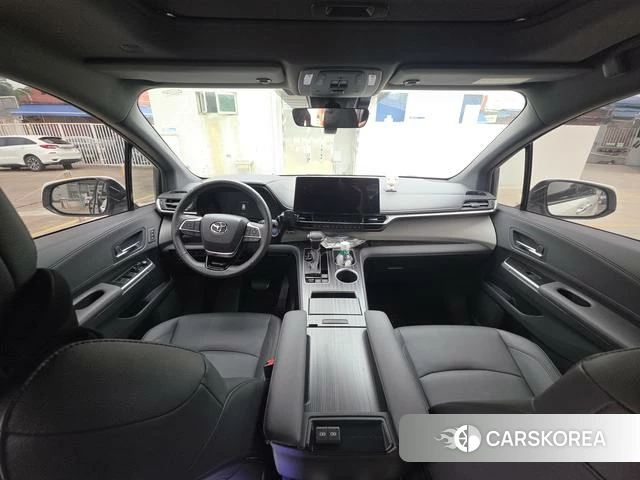 Toyota Granvia 2024 Белый из Китая, фото 3