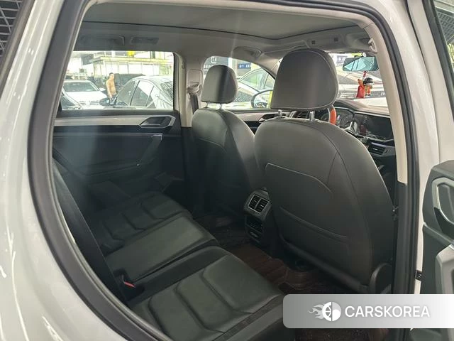 Volkswagen Tayron 2021 Белый из Китая, фото 3