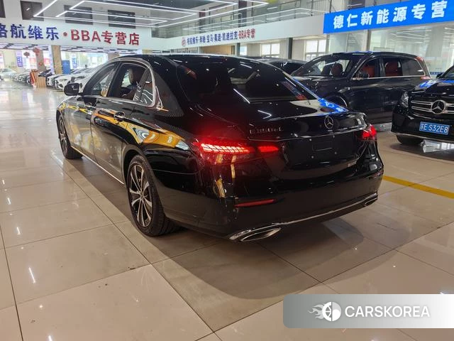 Mercedes-Benz E-Class 2023 Черный из Китая, фото 3