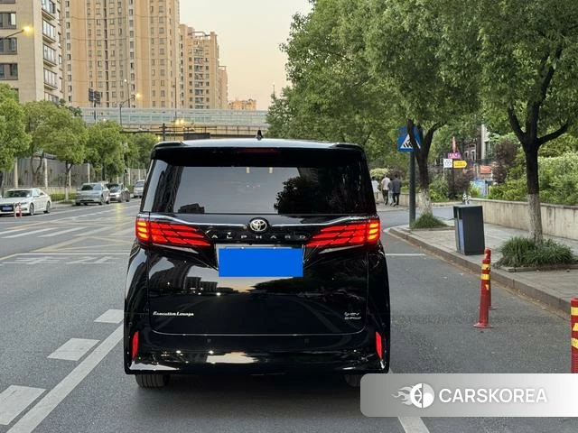 Toyota Alphard 2025 Черный из Китая, фото 3