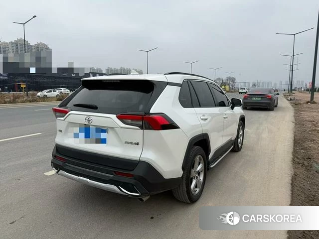 Toyota RAV4 2021 Белый из Китая, фото 3