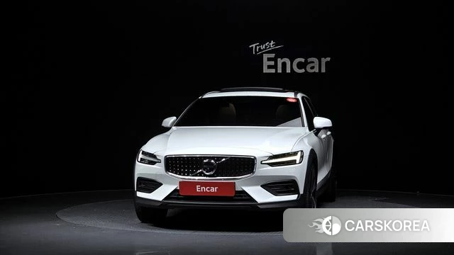 Volvo V60 Cross-Country 2nd Generation id 5004159 из Кореи 13