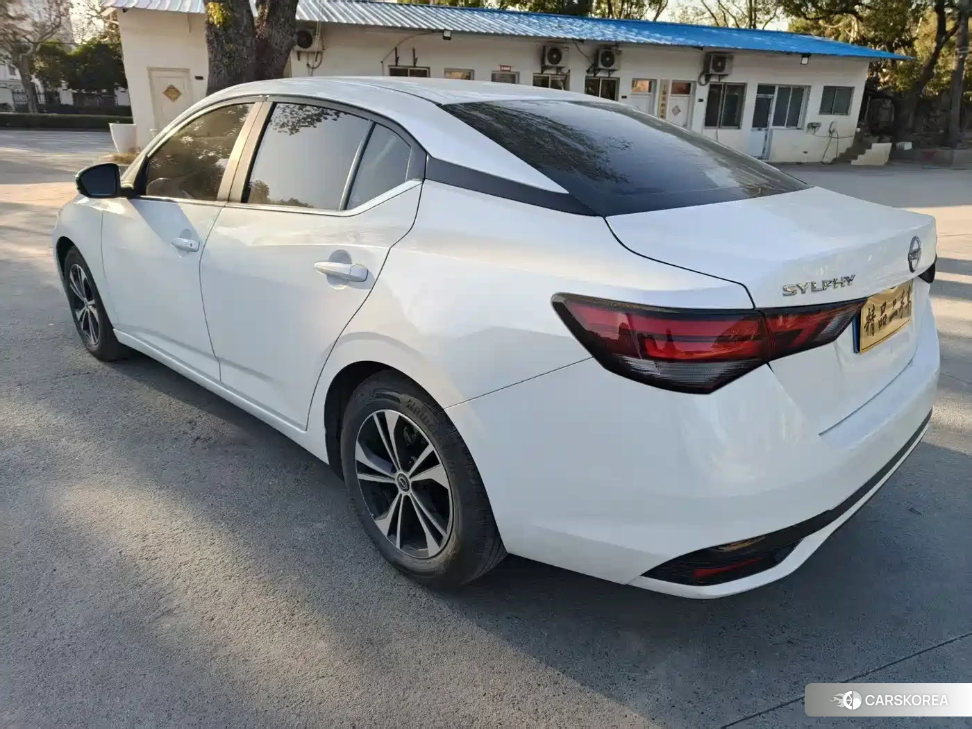 Nissan Sylphy 2024 Белый из Китая, фото 3