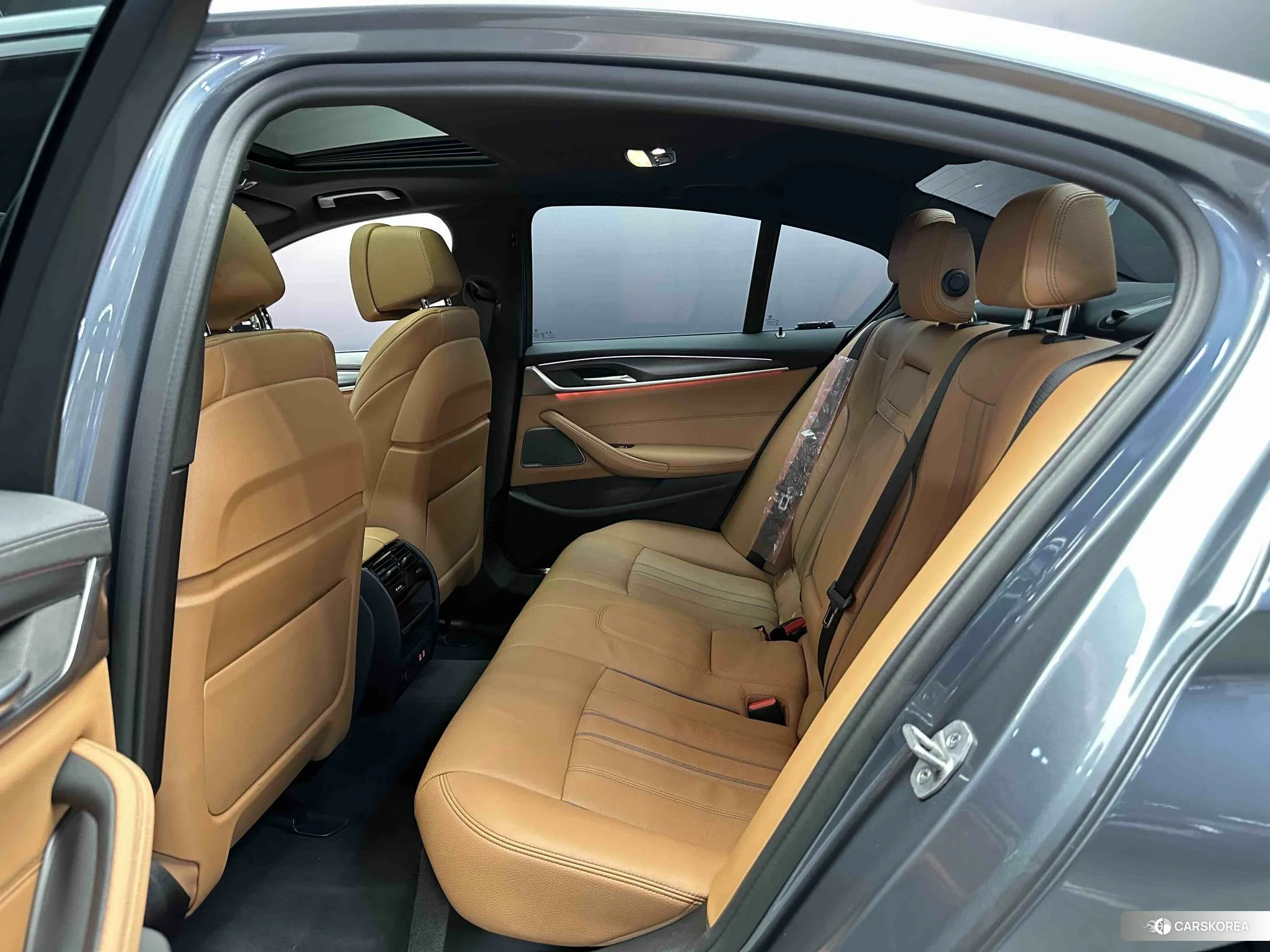 BMW 5 series 2021 Серебристо-серый из Китая, фото 3