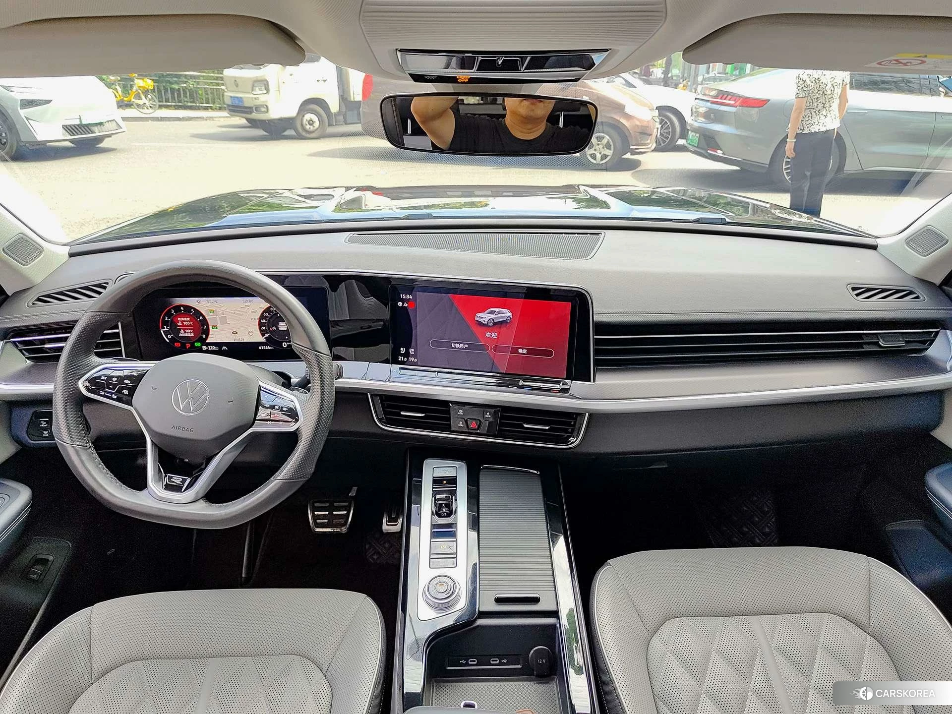 Volkswagen Tavendor 2022 Темно-серый из Китая, фото 3