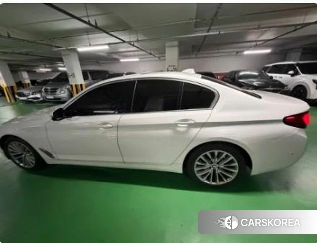 BMW 5 Series (G30) 2022 Белый из Кореи, фото 3
