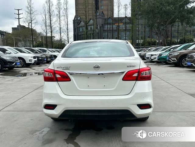 Nissan Sylphy 2022 Белый из Китая, фото 4