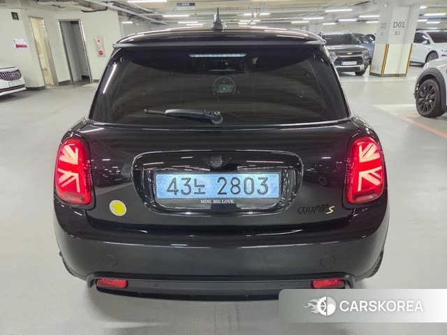 Mini Cooper Electric 2022 Черный из Кореи, фото 3