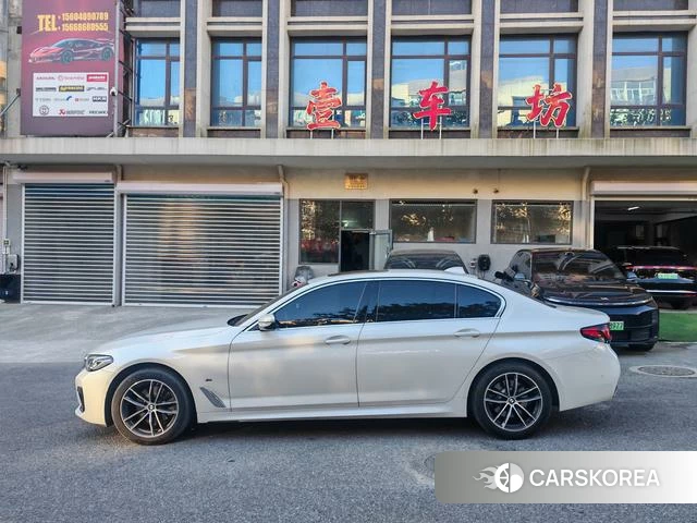 BMW 5 series 2023 Белый из Китая, фото 5