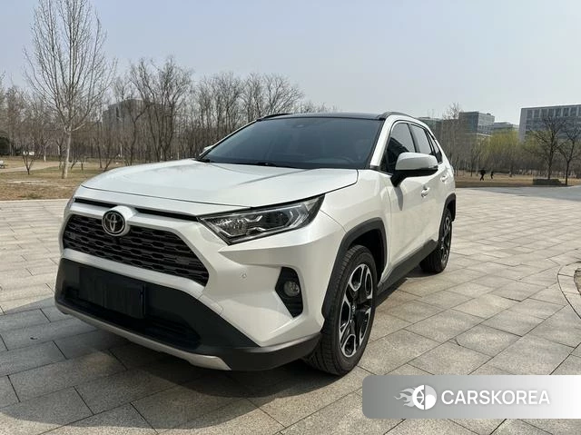 Toyota RAV4 2021 Белый из Китая, фото 3