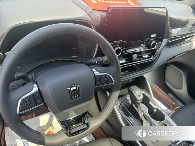 Toyota Crown 2024 Белый из Китая, фото 3